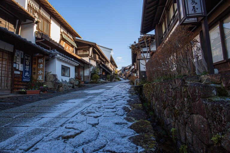 宿の一泊にかかる相場はどのくらいですか？